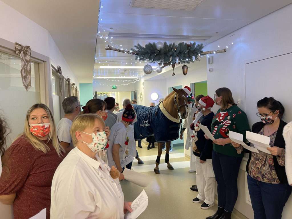 Après-midi de Noël 2022 - service soins paliatifs Hôpital Techer Calais
